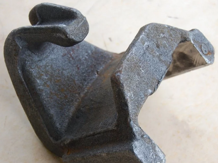 купить Опора (кронштейн заднего картера моста (крюк)